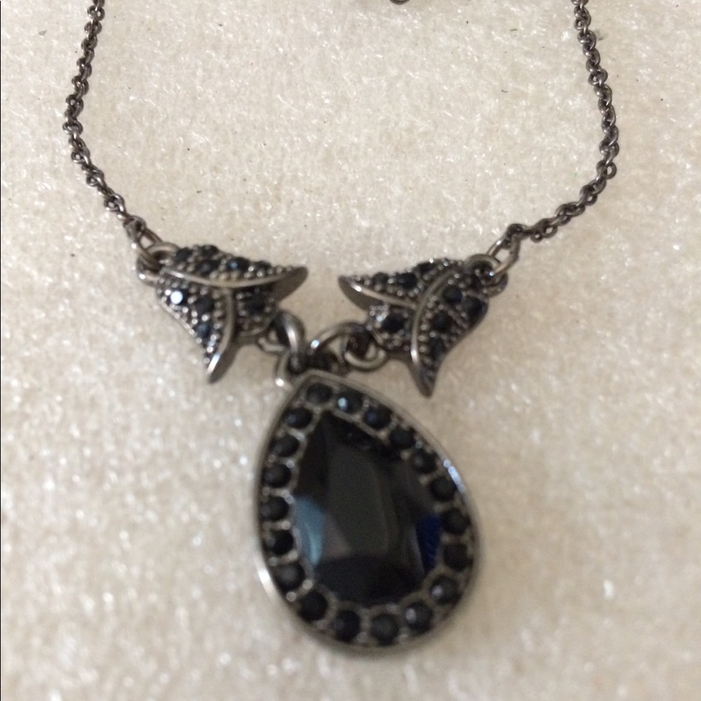 Black onyx black metal necklace